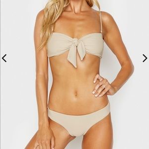 NWT Frankie’s Bikinis Hanalei Bottom Medium